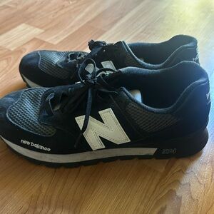 Men’s New Balance 574 gently used